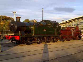 5643 and FR20 together outside the Locomotion museum